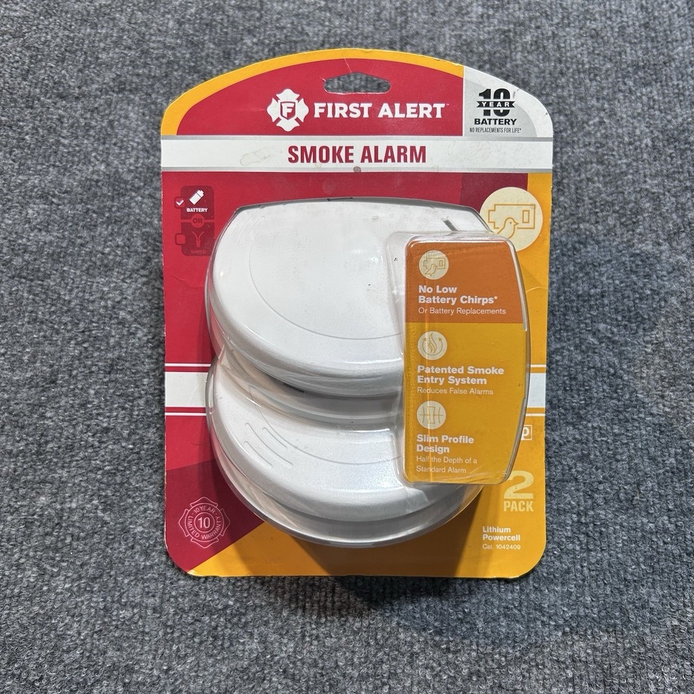 First Alert 1042409 Photoelectric Smoke Detector 2 Pack Brand New